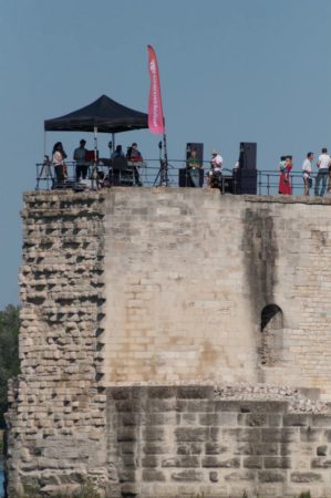 526990_513629075329381_404011233_n